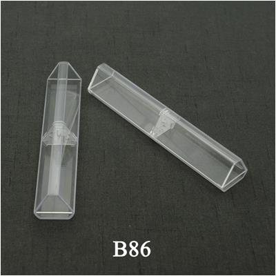B68 - TRIANGLE PEN BOX